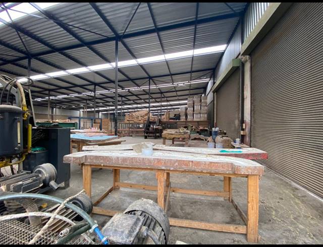 2,000M² WAREHOUSE TO LET IN INDUSTRIA WEST